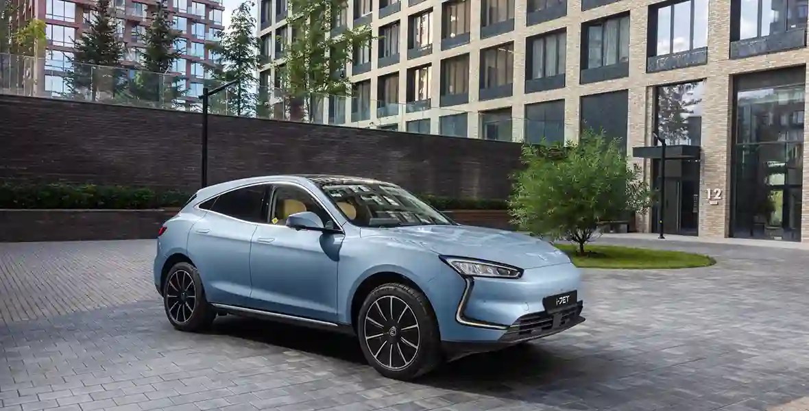 Новость EVOLUTE объявляет о запуске лимитированной партии премиальных кроссоверов EVOLUTE i‑JET в новых трендовых цветах.